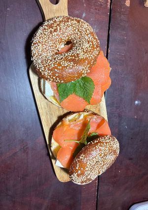 ベーグルサンド★クリチとスモークサーモン-レシピのメイン写真