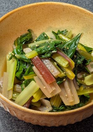 栄養豊富で鮮やか◎スイスチャードのナムル-レシピのメイン写真