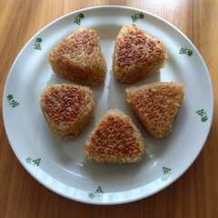 รูปของ フライパンで簡単♪焼きおにぎり♫