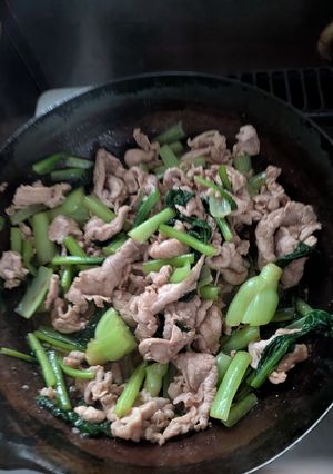 豚肉と小松菜のニンニク醤油炒め-レシピのメイン写真