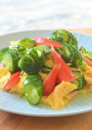 蛇腹きゅうりとカニカマと卵の中華炒め♪-レシピのメイン写真