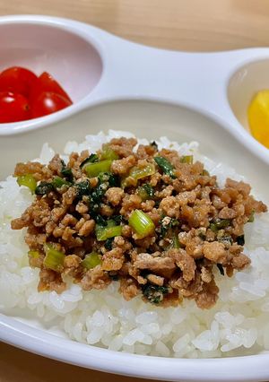 小松菜のそぼろ丼-レシピのメイン写真
