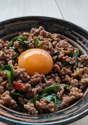 簡単☆ひき肉とニラのスタミナ丼-レシピのメイン写真