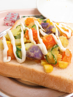 【給食】カラフルポテトのオープンサンド-レシピのメイン写真