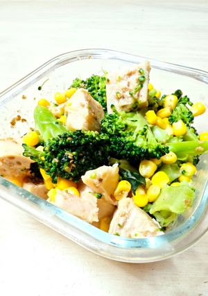 プロッコリーとサラダチキンの胡麻ドレ和え-レシピのメイン写真