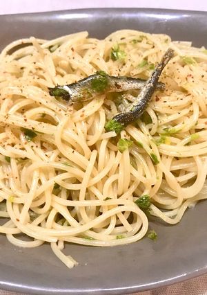 大量消費！セロリの葉っぱのペペロンチーノ-レシピのメイン写真