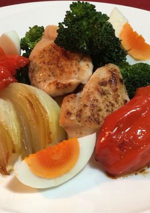 鶏ムネ肉とブロッコリーのXmasエチュベ-レシピのメイン写真