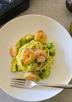 えびとアボカドのジェノベーゼ風パスタ-レシピのメイン写真