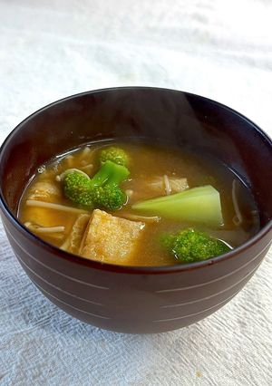 ブロッコリーのお味噌汁-レシピのメイン写真