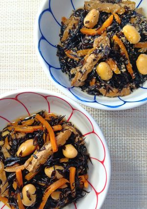 すりごまで味変！大豆油揚げ人参入り★ひじきの煮物-レシピのメイン写真