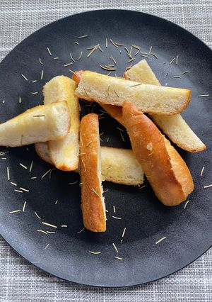 カリッとバゲットのローズマリー風味-レシピのメイン写真