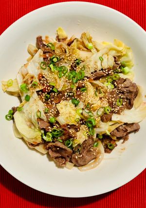 牛肉とキャベツの梅肉炒め-レシピのメイン写真