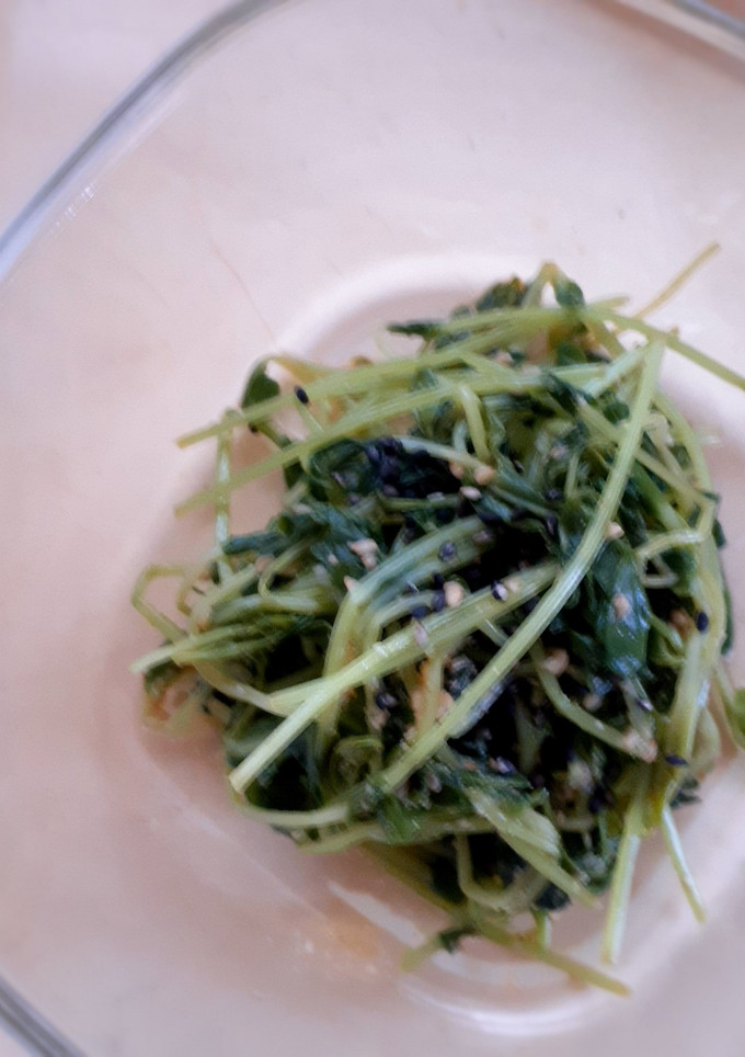 豆苗の胡麻和え-レシピのメイン写真
