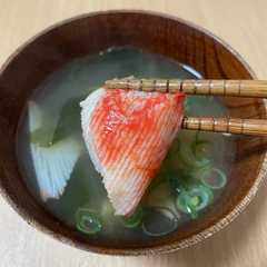 รูปของ 簡単☆カニかまのお味噌汁