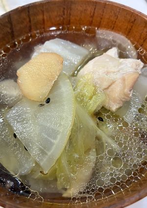 白菜大根とり肉干し椎茸の黒ゴマ入り生姜スープ鍋-レシピのメイン写真