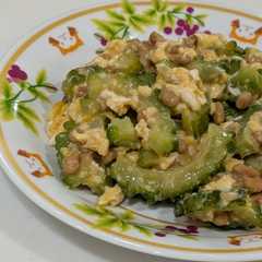 รูปของ ゴーヤの炒り卵と納豆和え