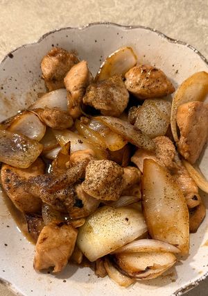 鶏胸肉と玉ねぎのコク旨オイスターマヨ炒め-レシピのメイン写真
