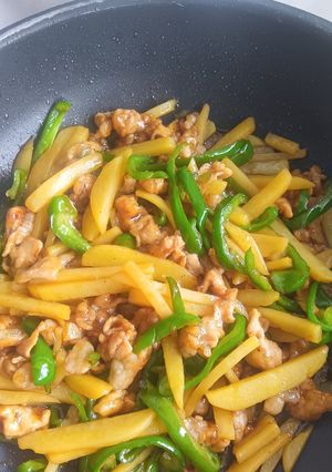 我が家の定番☆ジャガイモで作る青椒肉絲♪-レシピのメイン写真