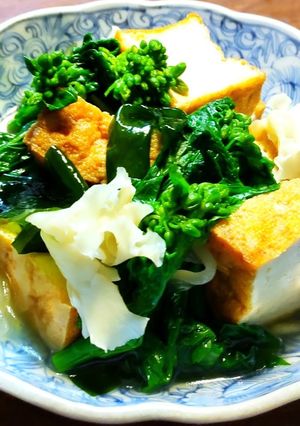 厚揚げ、菜の花、新わかめ、花びら茸の煮物-レシピのメイン写真