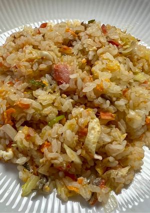 紅鮭と春キャベツのチャーハン-レシピのメイン写真