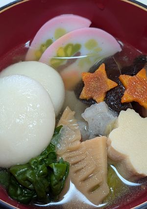 彩り鮮やかなお雑煮♪鰹菜入りです。-レシピのメイン写真