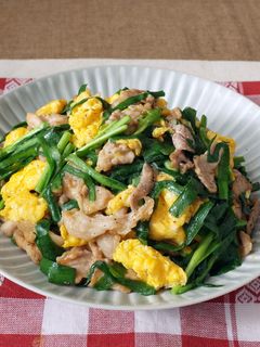 ご飯ガッツリ!ニラ卵&豚コマ肉-レシピのメイン写真