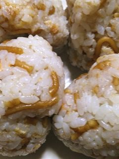 炭水化物の塊★焼きそばパンおにぎり★-レシピのメイン写真