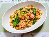 簡単ランチ！エビ卵ひき肉レタスチャーハン
