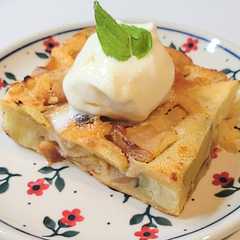 รูปของ ラム酒香る さつまいもとりんごのケーキ