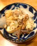 じゃがいもと玉ねぎのチーズマスタードあえ