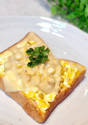 朝食昼食に。たまごコーンバター醤油チーズトースト-レシピのメイン写真