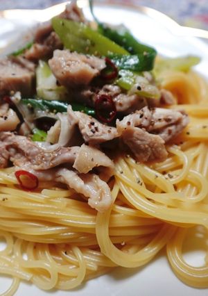 超簡単♡鶏ももとネギのペペロンチーノ-レシピのメイン写真