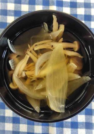 新玉ねぎとしめじのすまし汁-レシピのメイン写真