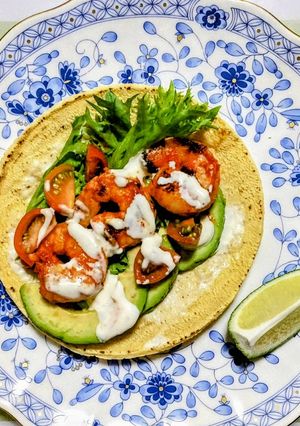 簡単ランチ！海老とアボカドのタコス-レシピのメイン写真