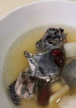 山芋なつめ烏骨鶏スープ（山藥烏骨雞湯）-レシピのメイン写真