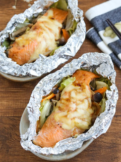 簡単なのに絶品♡鮭の味噌チーズホイル焼き-レシピのメイン写真