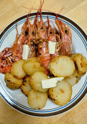 えびと新じゃがのガーリックバター焼き🎵-レシピのメイン写真