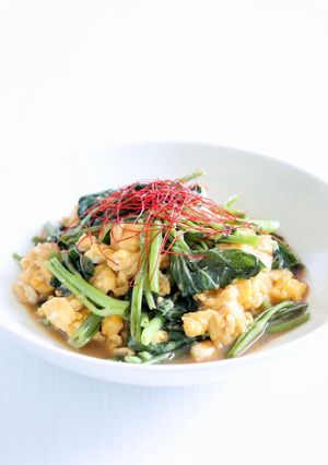 サッと炒めて手軽な【空芯菜と卵のオイスター炒め】-レシピのメイン写真
