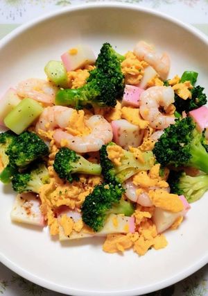 簡単朝食！余り蒲鉾ブロッコリー卵エビ塩炒-レシピのメイン写真