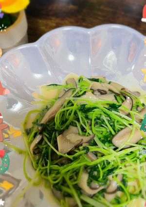キノコと豆苗のごま油とマヨ醤油炒め🤎-レシピのメイン写真