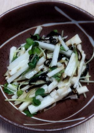 長芋とかいわれ菜の塩昆布和え-レシピのメイン写真