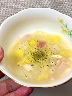 簡単!白菜と玉ねぎの煮込みスープ-レシピのメイン写真