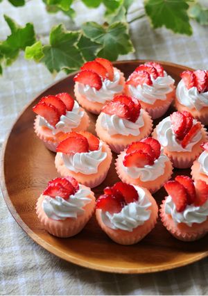 レンジ3分！簡単米粉のミニいちごケーキ-レシピのメイン写真