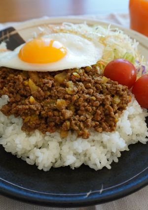 【食品安全】フライパン一つでセロリカレー-レシピのメイン写真