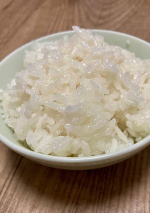古いお米も、余ったお餅でツヤツヤご飯🍚-レシピのメイン写真