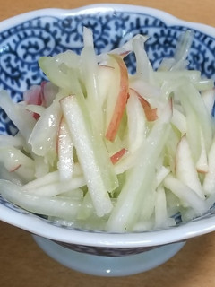 白菜の軸とりんごのサラダ-レシピのメイン写真