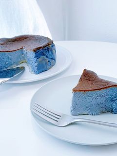 青いバスク風チーズケーキ-レシピのメイン写真