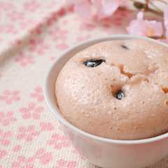 รูปของ 桜の香りの黒豆蒸しパン