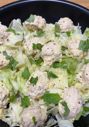 チーズ入り鶏団子とキャベツの蒸し煮-レシピのメイン写真