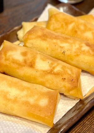 パリッ♡とろ〜り♡カニカマクリーム春巻き-レシピのメイン写真